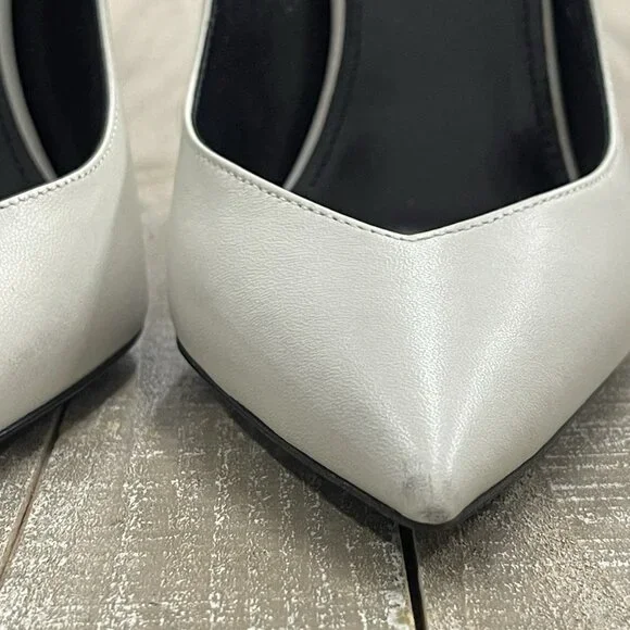 Saint Laurent Leather Pointed Pumps In White - Picture 11 of 16